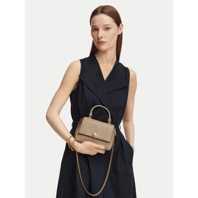 Εικόνα του Tory Burch Τσάντα Charlie Quilted Mini Top Handle Chain Wallet 186032 Μπεζ